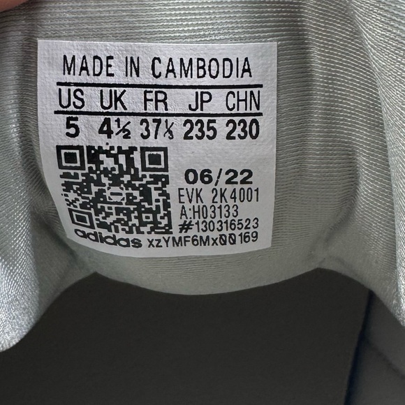 Adidas Mens H03133 Mettalic Gray Ozelia Low Top Lace Up Size 5 Trainers Shoes - Picture 5 of 6